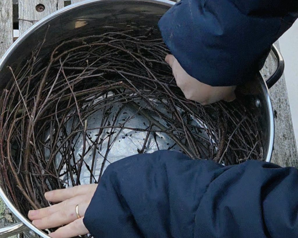 Vårkrans i gryte 1 faula by Torbjørg